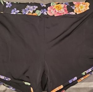 Torrid size 1 fitted swim short